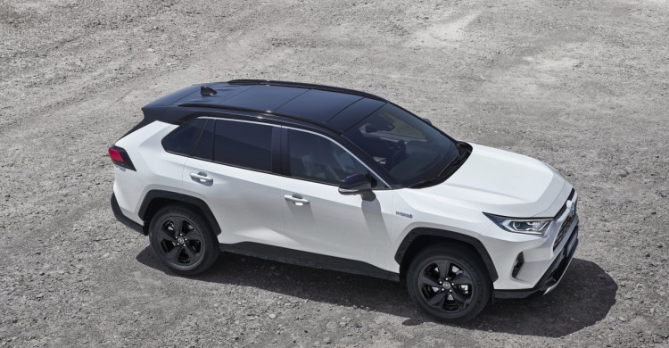 Toyota RAV4: 30 let kultovního průkopníka